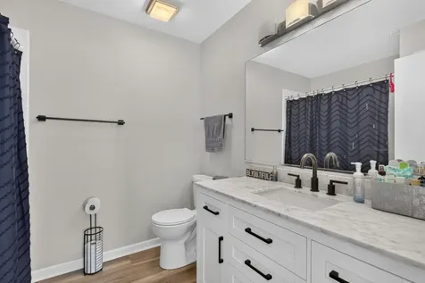 176 Birmingham Court Roselle IL 60172