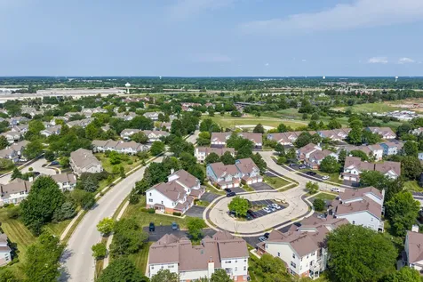 176 Birmingham Court Roselle IL 60172