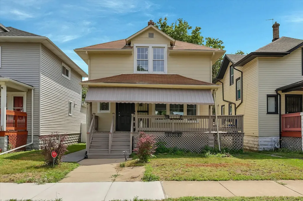 7527 South Chappel Avenue Chicago IL 60649