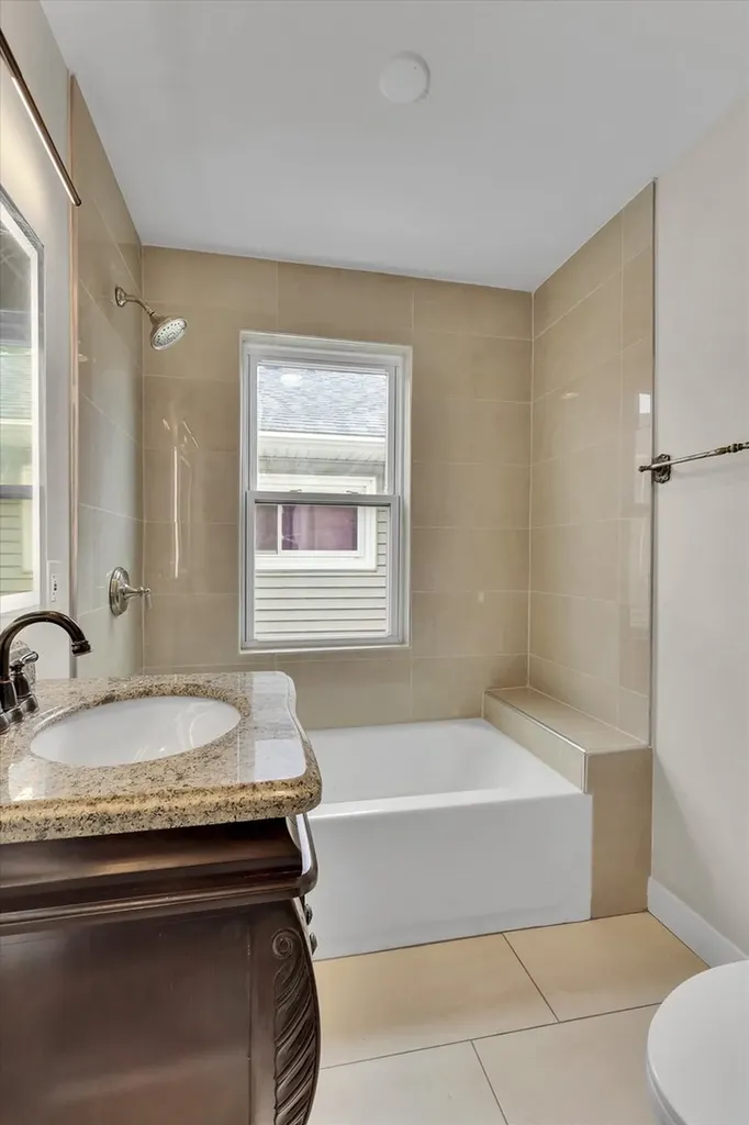 7527 South Chappel Avenue Chicago IL 60649