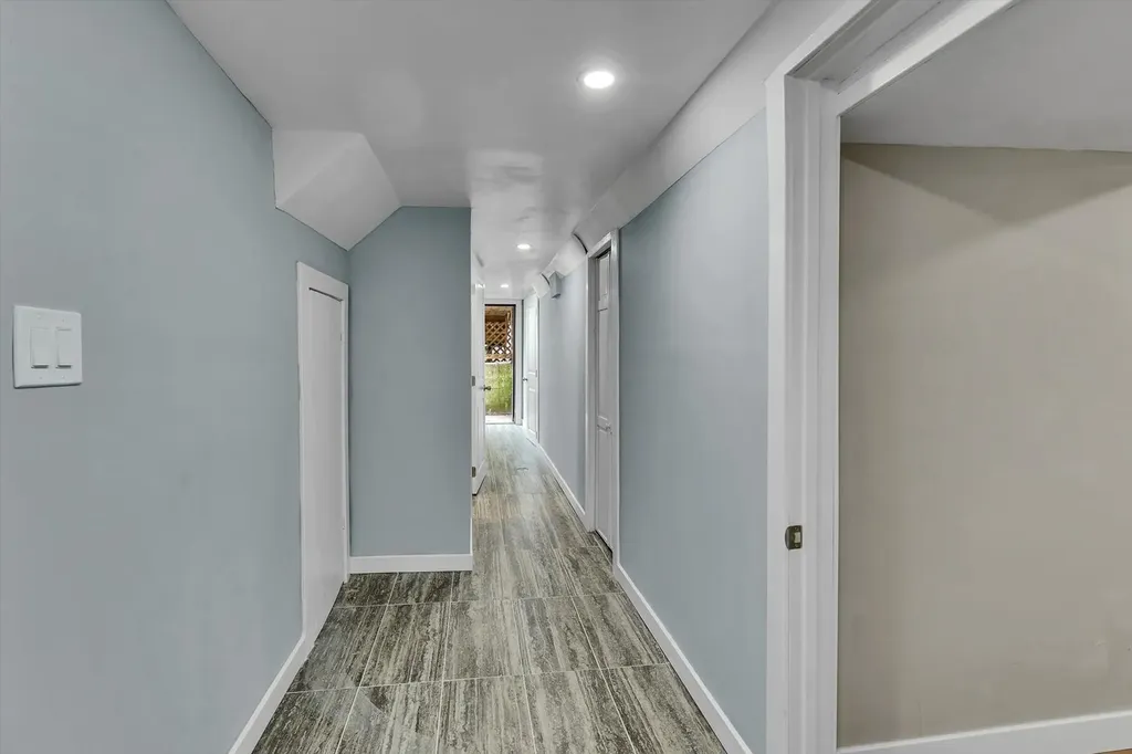 7527 South Chappel Avenue Chicago IL 60649