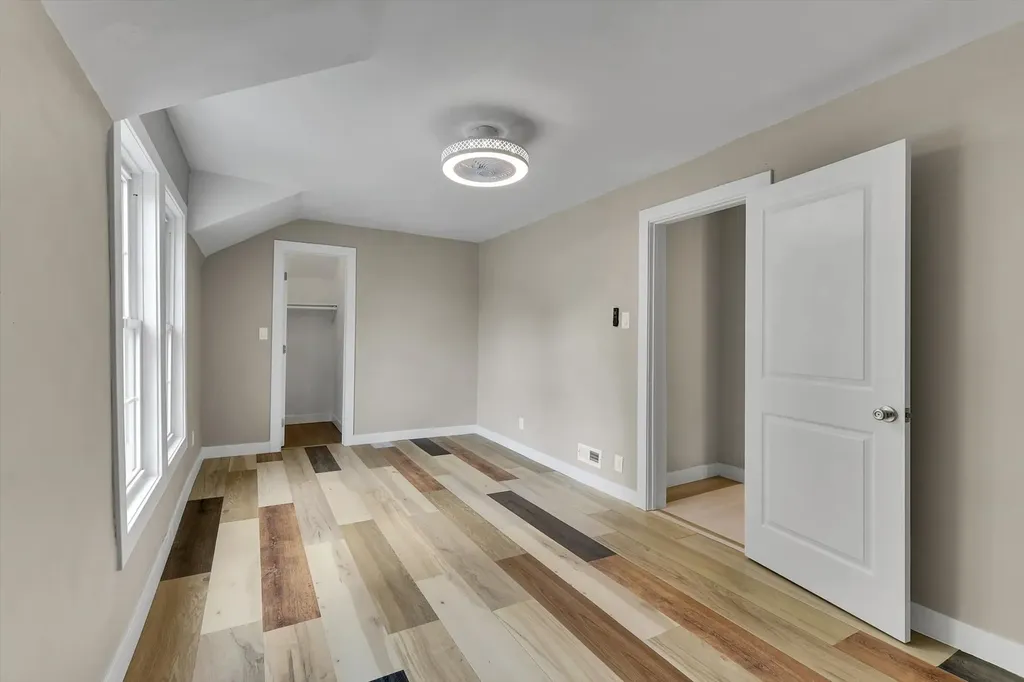 7527 South Chappel Avenue Chicago IL 60649