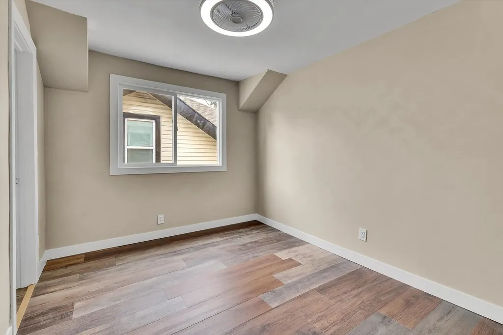 7527 South Chappel Avenue Chicago IL 60649