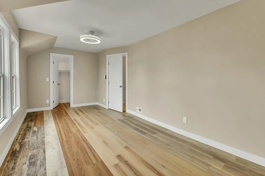 7527 South Chappel Avenue Chicago IL 60649