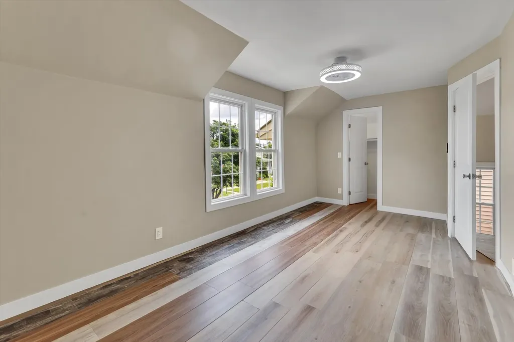 7527 South Chappel Avenue Chicago IL 60649