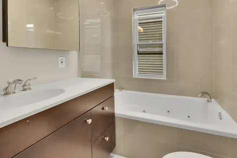 7527 South Chappel Avenue Chicago IL 60649