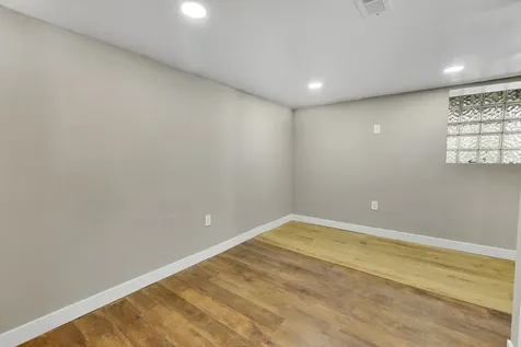 7527 South Chappel Avenue Chicago IL 60649