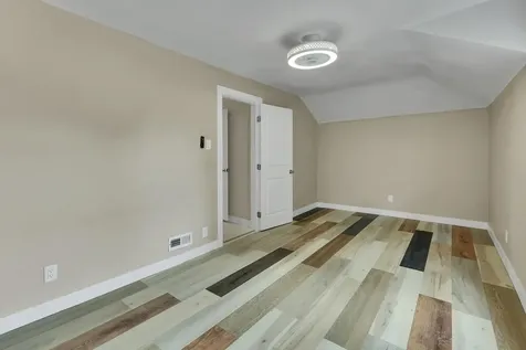 7527 South Chappel Avenue Chicago IL 60649
