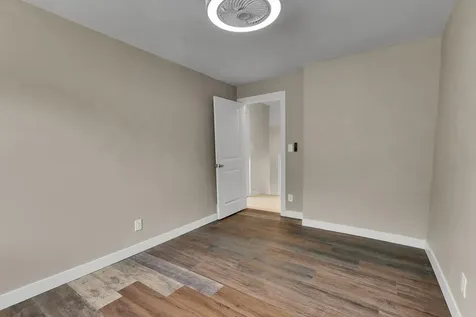 7527 South Chappel Avenue Chicago IL 60649