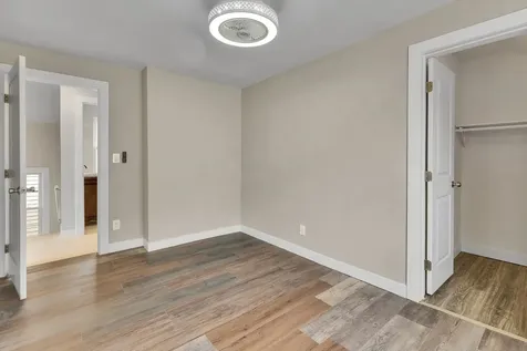 7527 South Chappel Avenue Chicago IL 60649