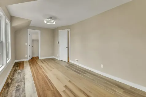 7527 South Chappel Avenue Chicago IL 60649