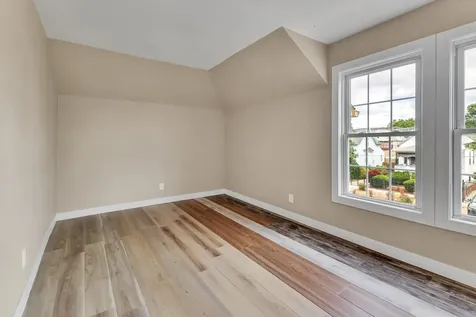 7527 South Chappel Avenue Chicago IL 60649