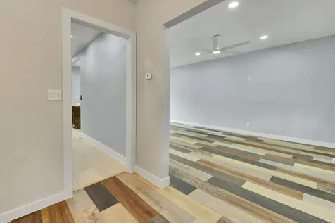 7527 South Chappel Avenue Chicago IL 60649