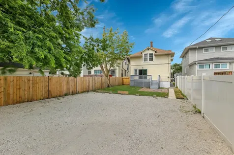 7527 South Chappel Avenue Chicago IL 60649