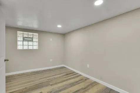 7527 South Chappel Avenue Chicago IL 60649
