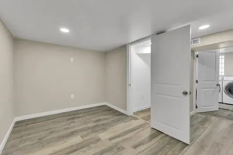 7527 South Chappel Avenue Chicago IL 60649