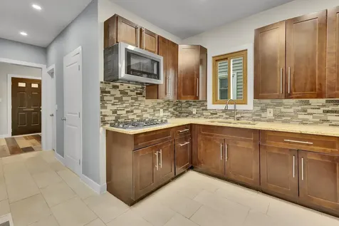 7527 South Chappel Avenue Chicago IL 60649