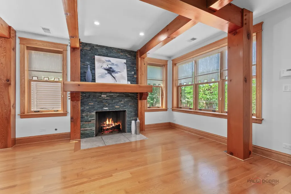 4448 North Tripp Avenue Chicago IL 60630