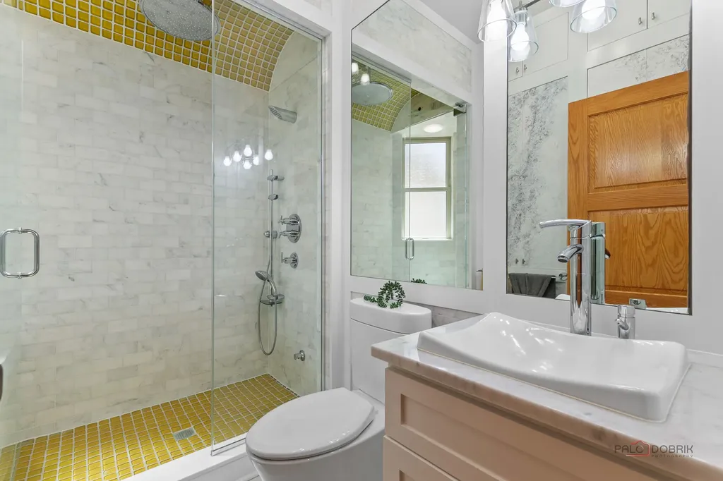 4448 North Tripp Avenue Chicago IL 60630