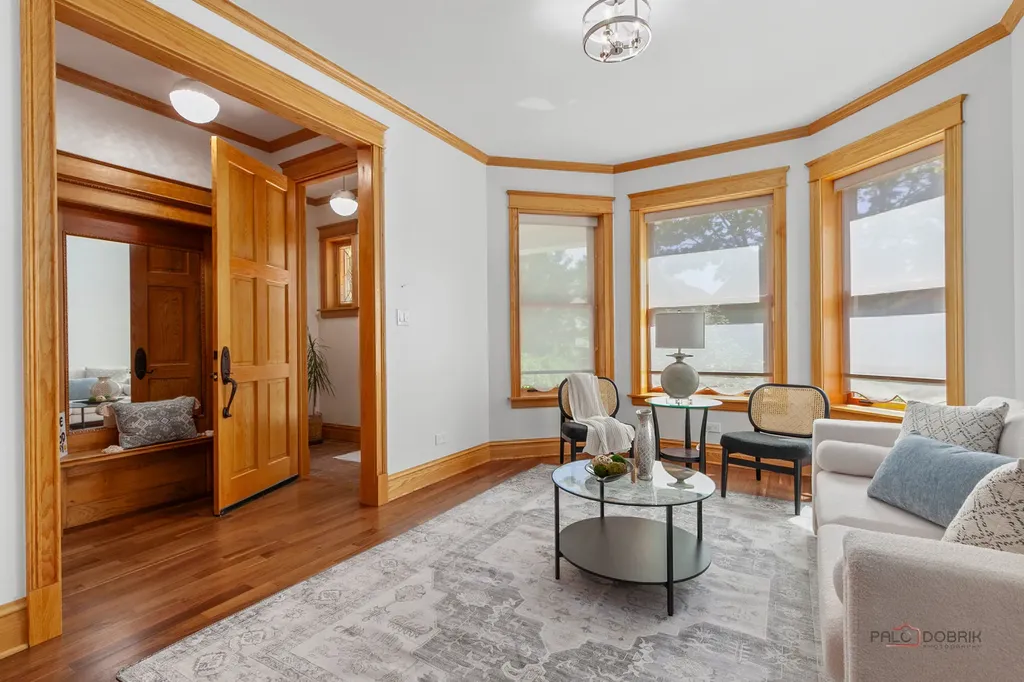 4448 North Tripp Avenue Chicago IL 60630