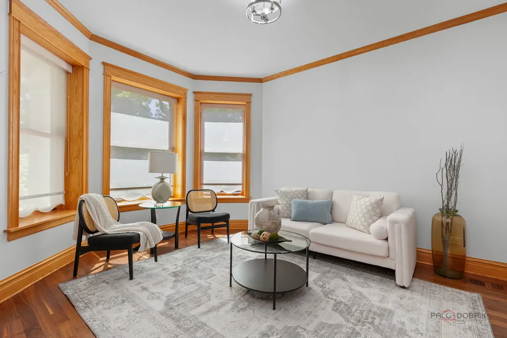 4448 North Tripp Avenue Chicago IL 60630