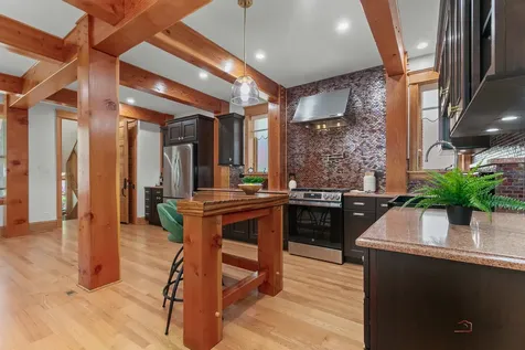 4448 North Tripp Avenue Chicago IL 60630