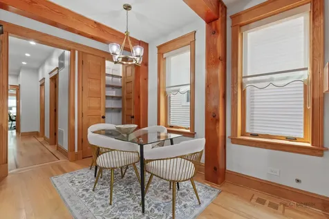 4448 North Tripp Avenue Chicago IL 60630
