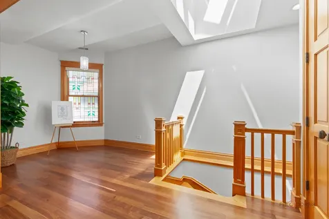 4448 North Tripp Avenue Chicago IL 60630