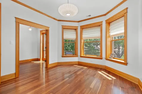 4448 North Tripp Avenue Chicago IL 60630