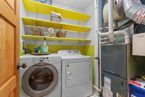 4448 North Tripp Avenue Chicago IL 60630