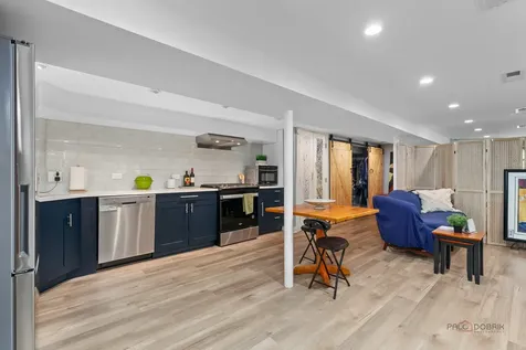4448 North Tripp Avenue Chicago IL 60630