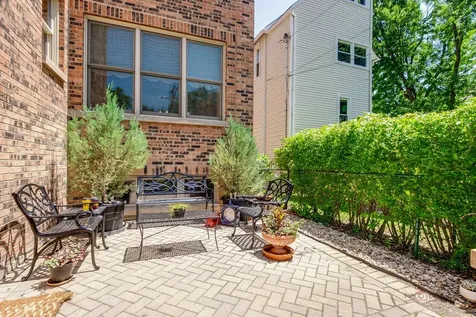 4448 North Tripp Avenue Chicago IL 60630