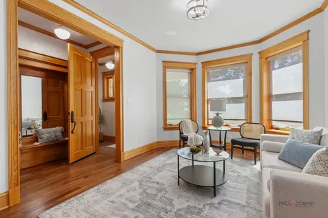 4448 North Tripp Avenue Chicago IL 60630