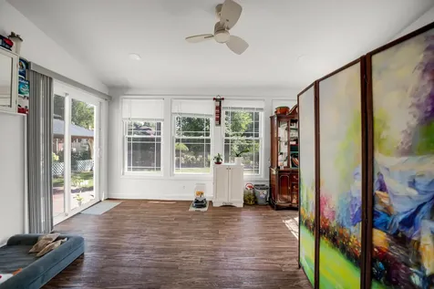 907 East Central Road Mount Prospect IL 60056