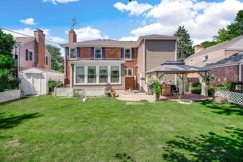 907 East Central Road Mount Prospect IL 60056