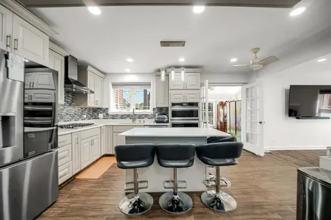 907 East Central Road Mount Prospect IL 60056