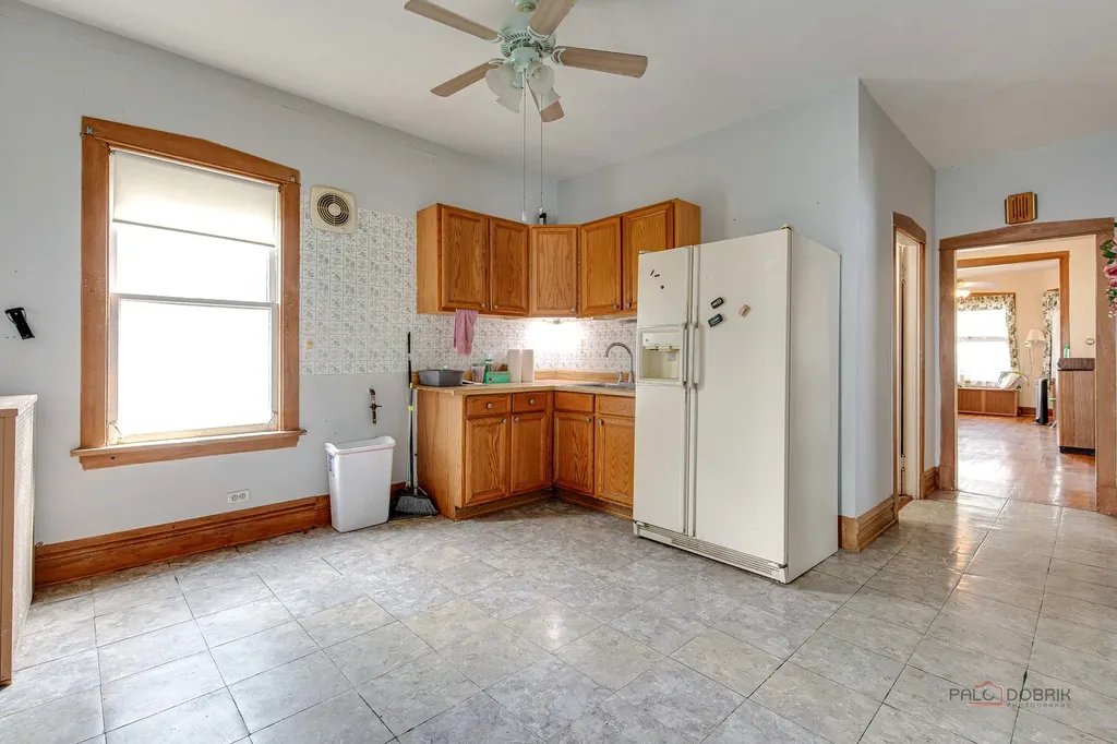 2051 North Kilbourn Avenue Chicago IL 60639