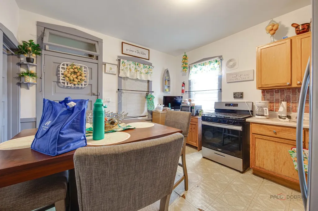 2051 North Kilbourn Avenue Chicago IL 60639