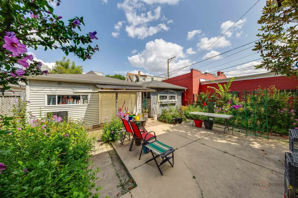 2051 North Kilbourn Avenue Chicago IL 60639
