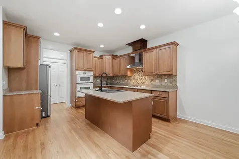 299 Arbor Glen Boulevard Schaumburg IL 60195