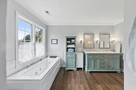 10 Tartan Ridge Road Burr Ridge IL 60527