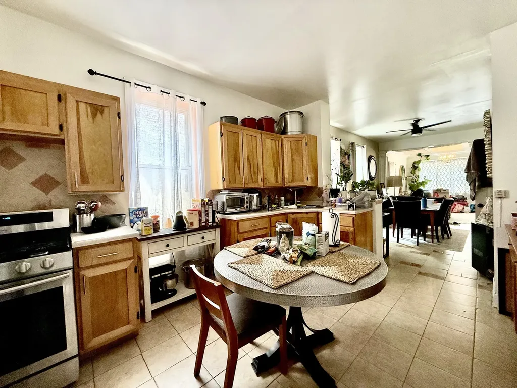 2012 West 21st Place Chicago IL 60608