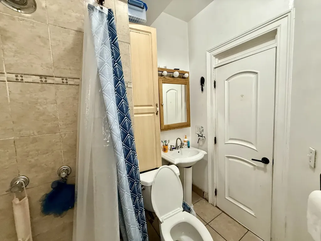 2012 West 21st Place Chicago IL 60608
