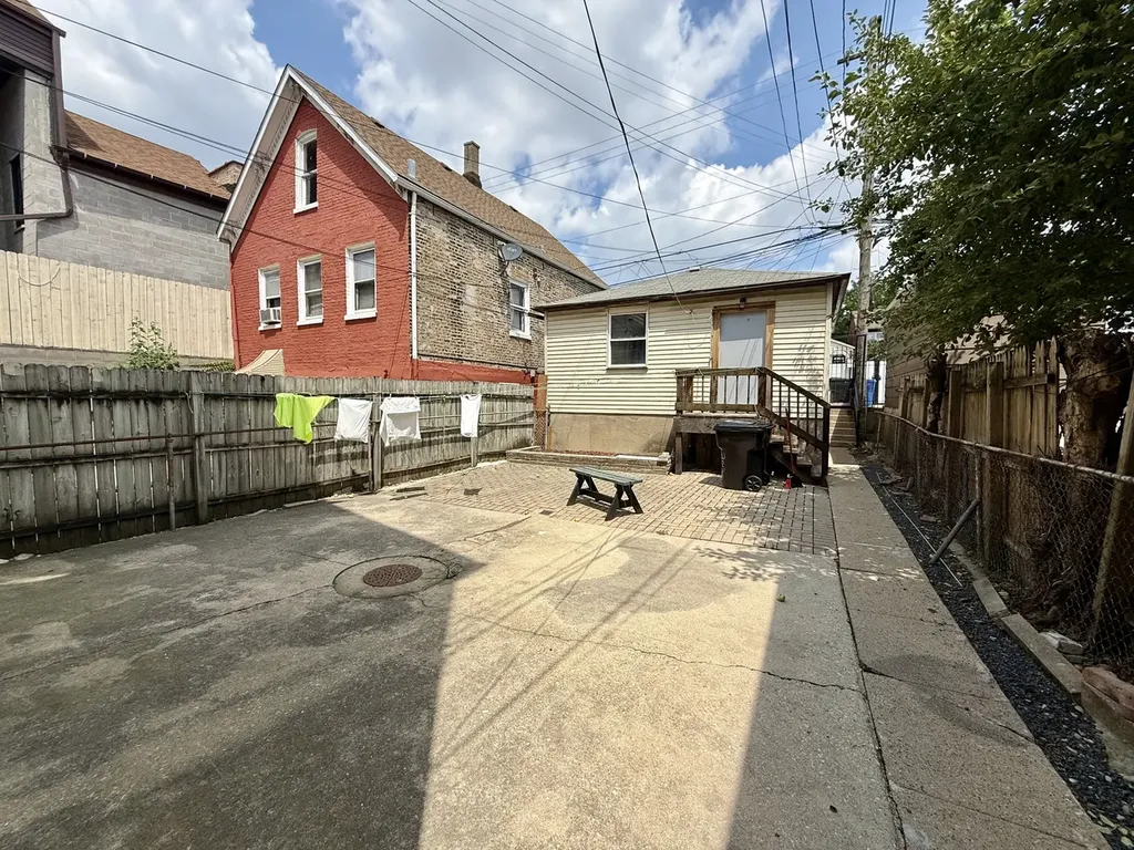 2012 West 21st Place Chicago IL 60608