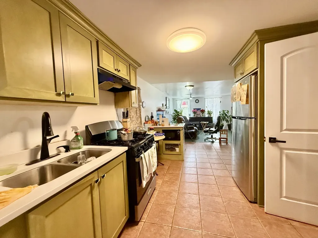 2012 West 21st Place Chicago IL 60608