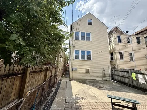 2012 West 21st Place Chicago IL 60608