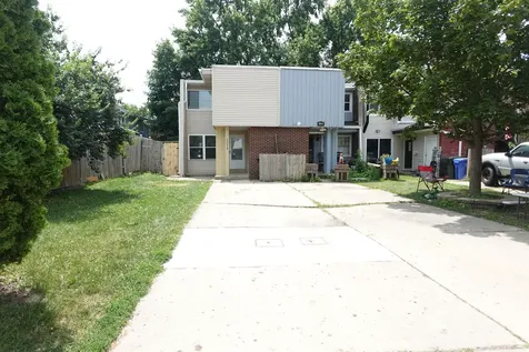 2021 Berkshire Circle Carpentersville IL 60110