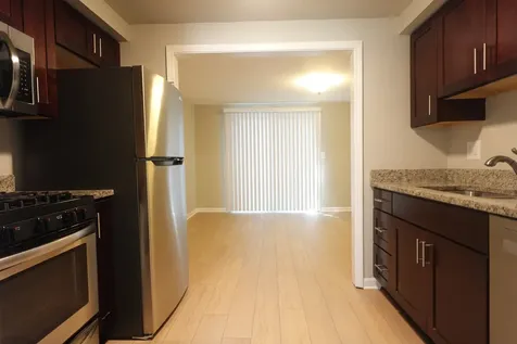 2021 Berkshire Circle Carpentersville IL 60110