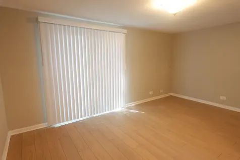 2021 Berkshire Circle Carpentersville IL 60110