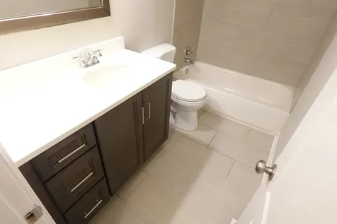 2021 Berkshire Circle Carpentersville IL 60110